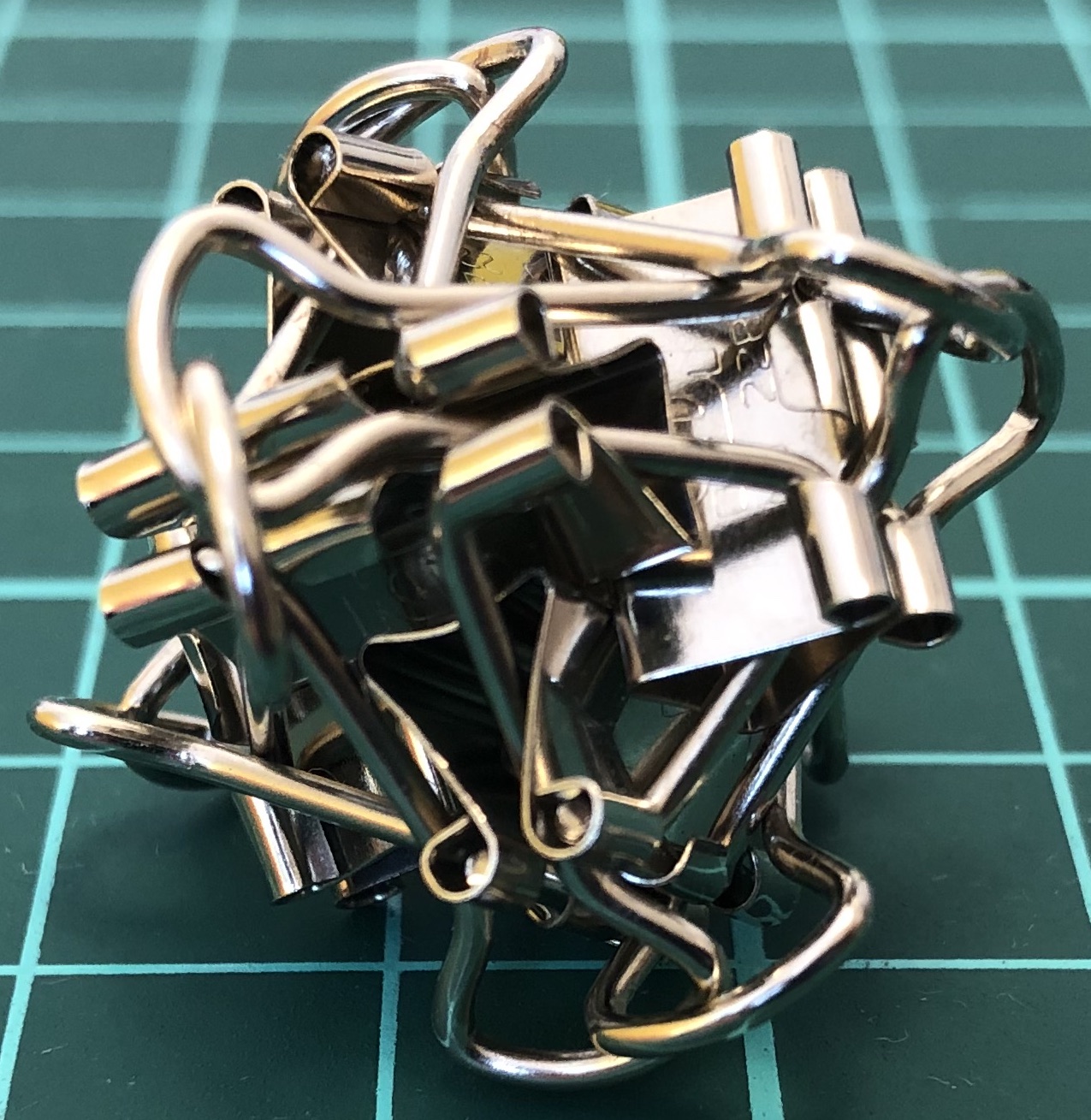 6 binder clips with interlocking handles