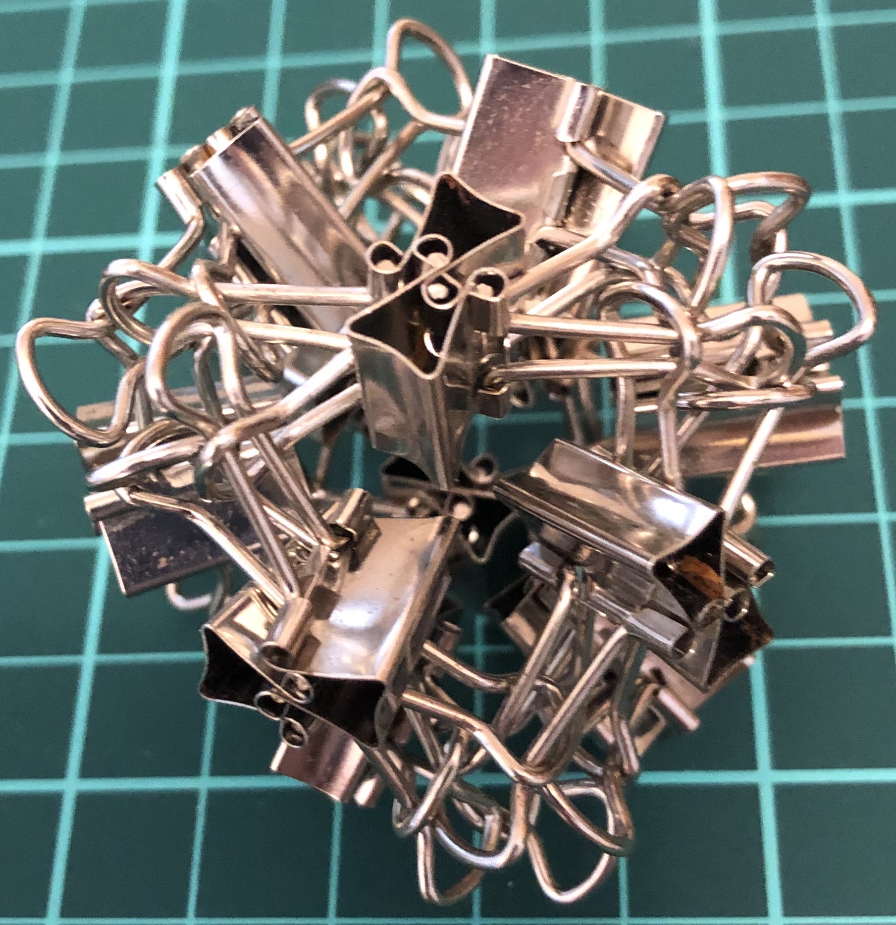 24 clips forming 12 I-edges forming octahedron
