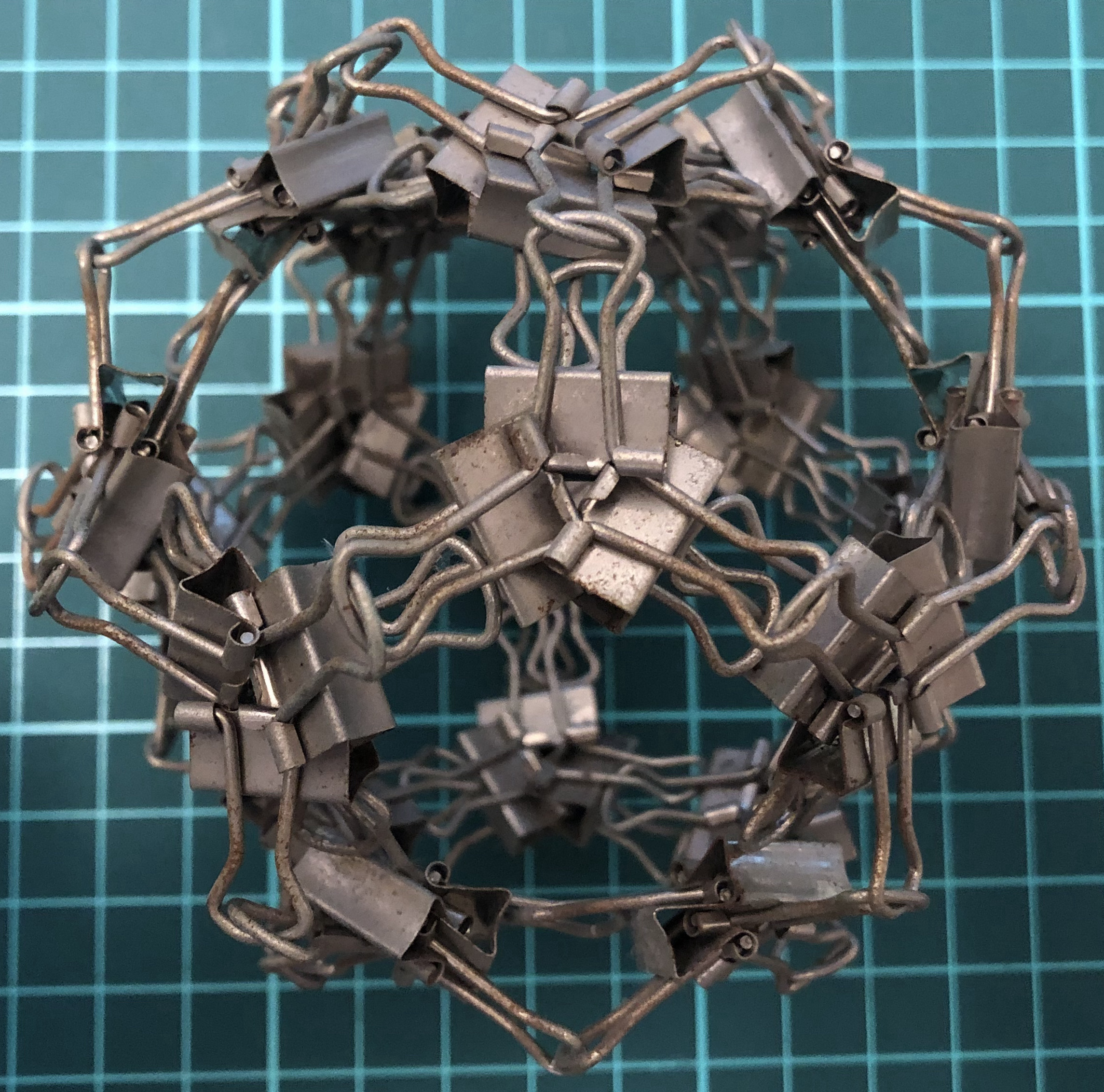 60 clips forming 30 W-edges forming dodecahedron