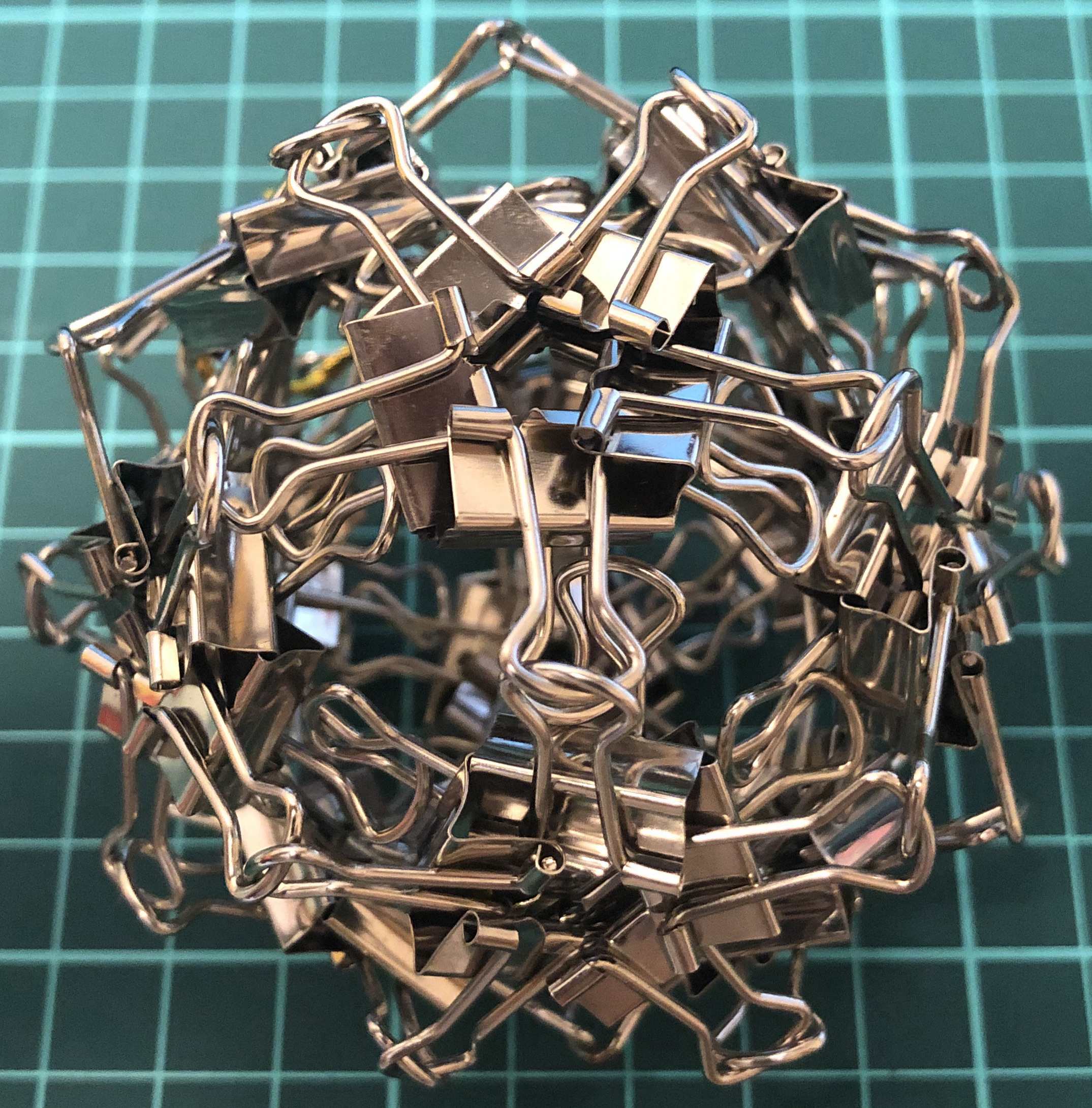 60 clips forming 30 W-edges forming icosahedron